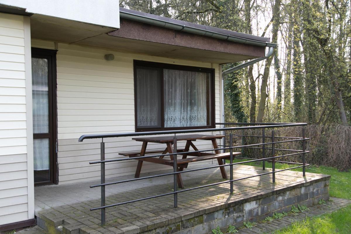 Camping Oaza Blonie Kornik Domki Standard - 3 Pokoje Eksteriør billede